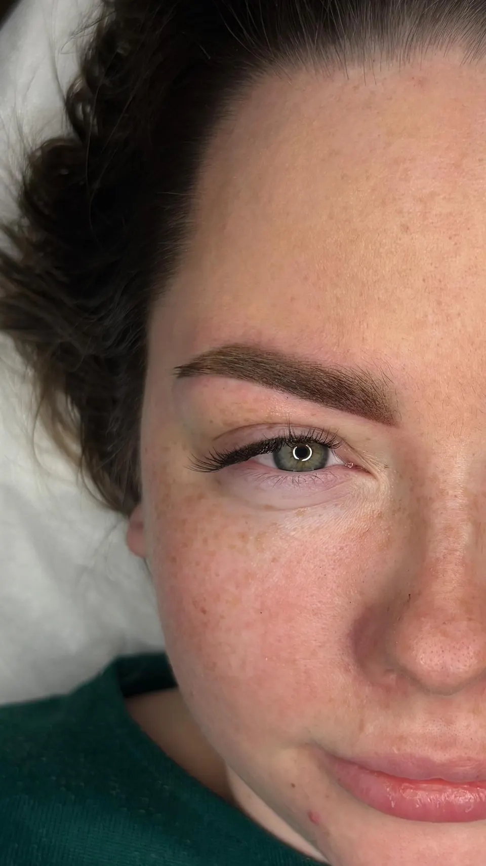 Brows touch up
